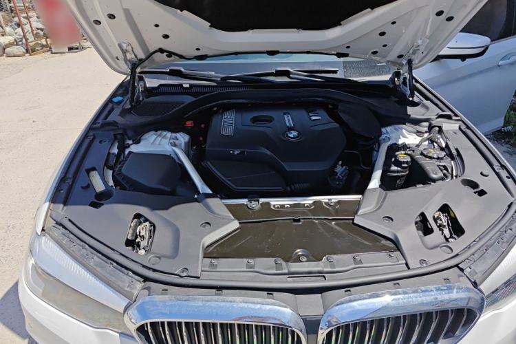 Used BMW 5 Series 2019 525Li Luxury Package Engine Bay Right
