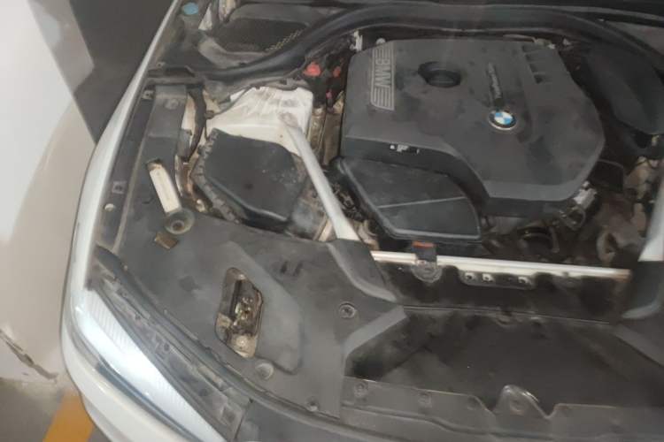 Used BMW 5 Series 2019 525Li M Sport Package Engine Bay Right