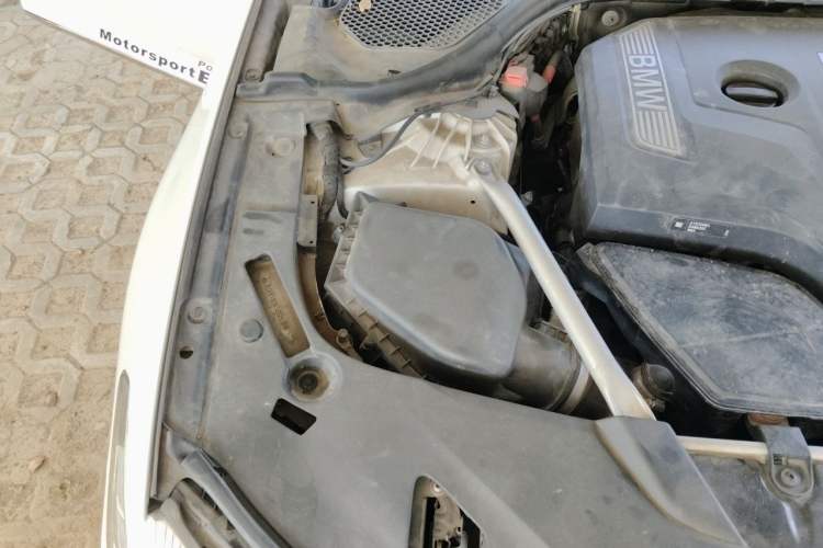 Used BMW 5 Series 2019 525Li M Sport Package Engine Bay Right