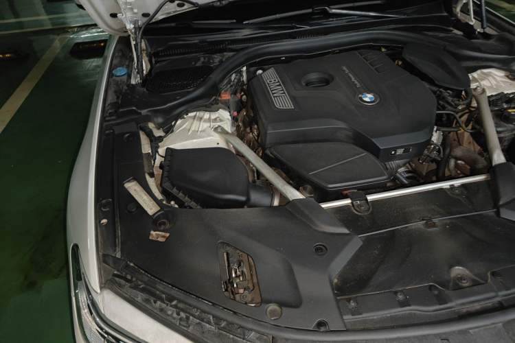 Used BMW 5 Series 2019 530i M Sport Package Engine Bay Right