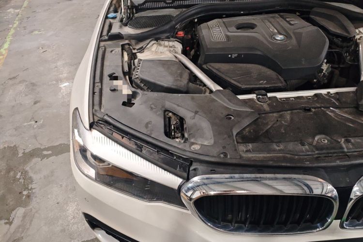 Used BMW 5 Series 2019 525Li M Sport Package Engine Bay Right