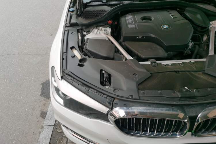 Used BMW 5 Series 2019 525Li Luxury Package Engine Bay Right
