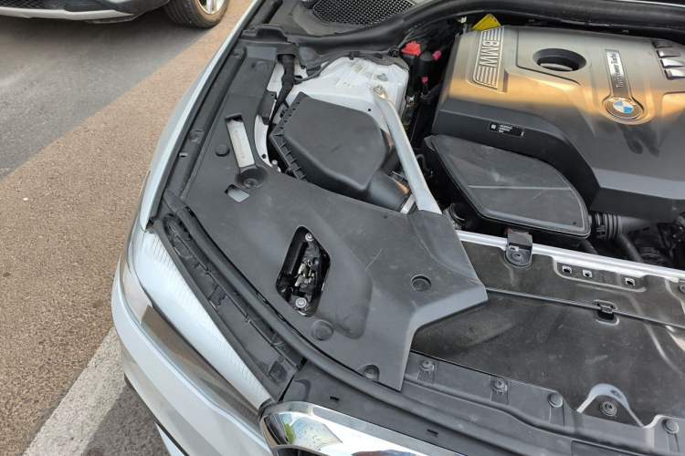 Used BMW 5 Series 2019 525Li M Sport Package Engine Bay Right