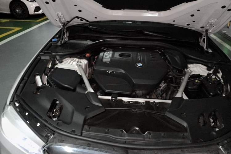 Used BMW 5 Series 2019 525Li M Sport Package Engine Bay Right
