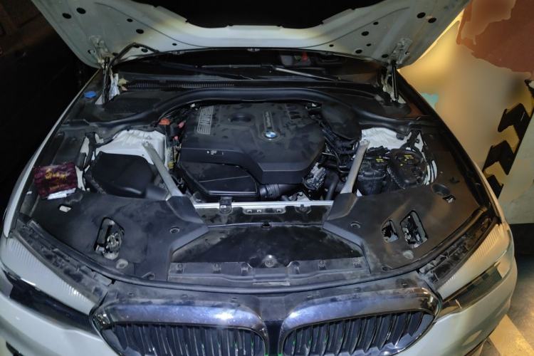 Used BMW 5 Series 2019 525Li Luxury Package Engine Bay