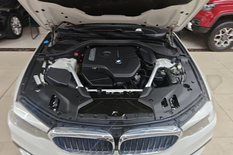 Used BMW 5 Series 2019 525Li M Sport Package Engine Bay