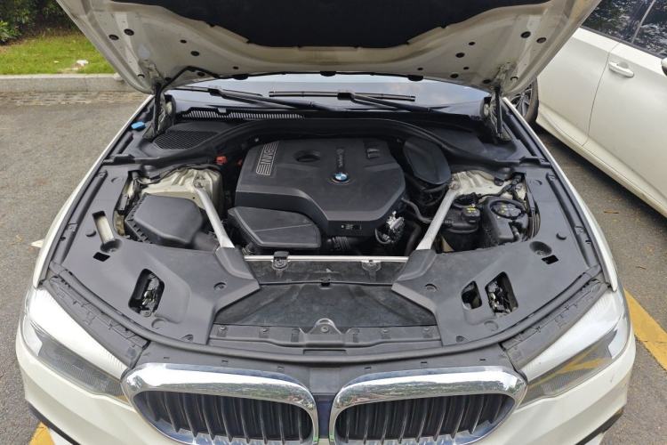 Used BMW 5 Series 2019 525i M Sport Package Engine Bay