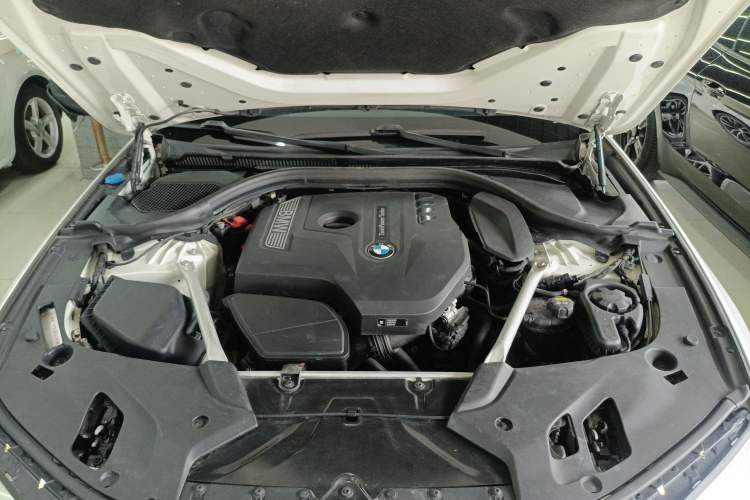 Used BMW 5 Series 2019 525i M Sport Package Engine Bay