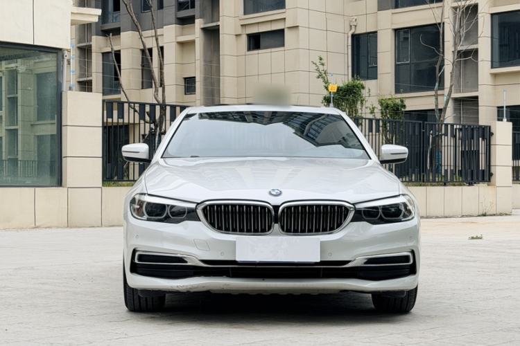 Used BMW 5 Series 2019 Facelifted 525Li Luxury Package Exterior 1