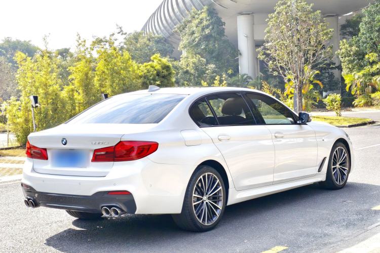 Used BMW 5 Series 2019 Facelifted 530Li Leading Edition M Sport Package Exterior 1