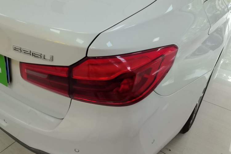 Used BMW 5 Series 2019 525Li M Sport Package Exterior 1