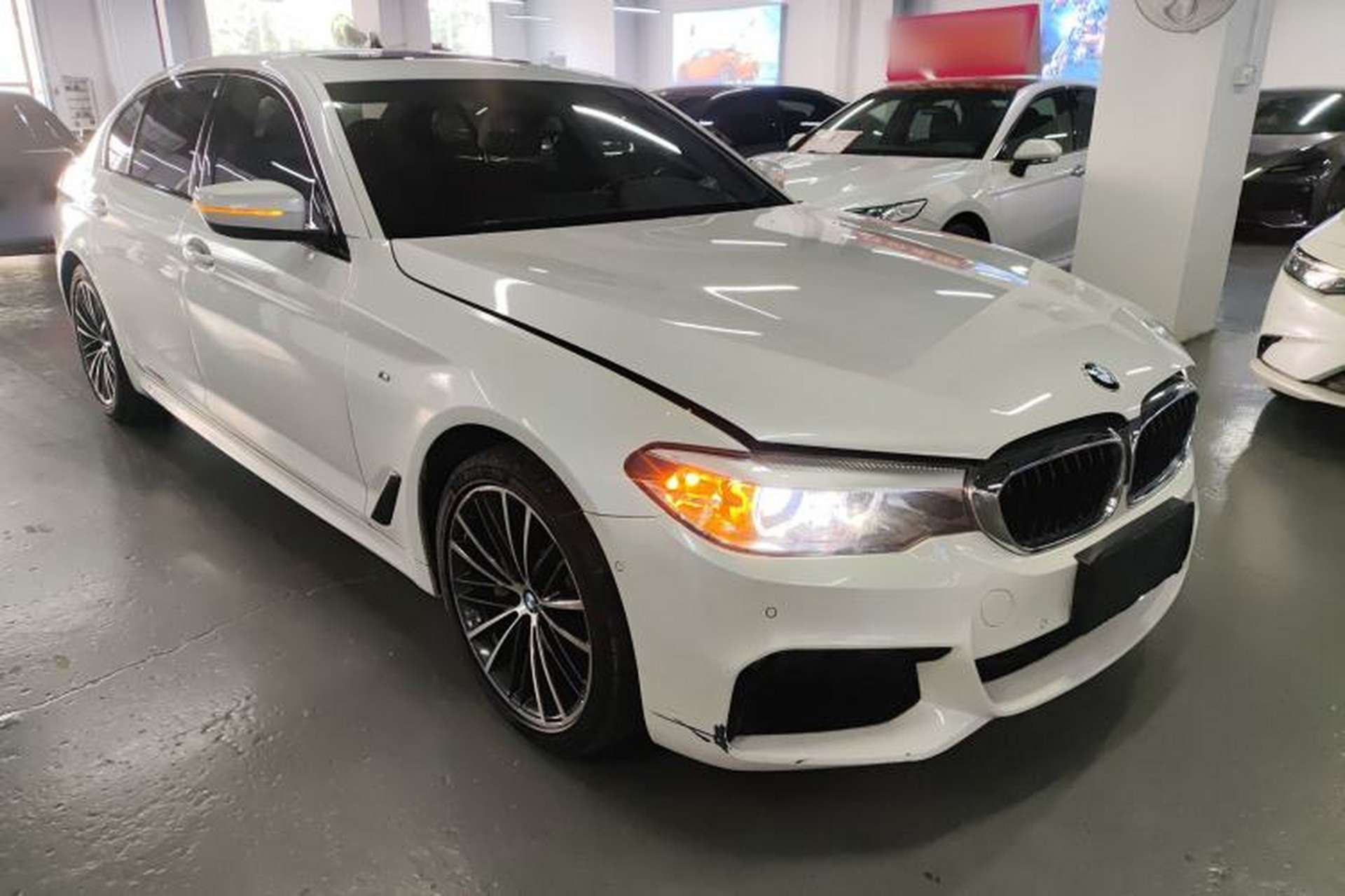 Used BMW 5 Series 2019 Facelifted 530Li Leading Edition M Sport Package Exterior 1