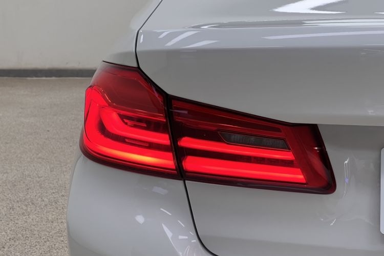 Used BMW 5 Series 2019 Facelifted 530Li Luxury Edition Premium Package Exterior 10