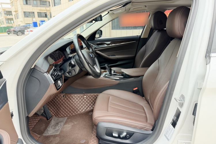 Used BMW 5 Series 2019 Facelifted 525Li Luxury Package Exterior 2
