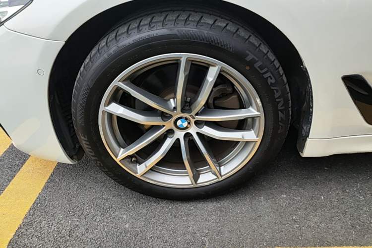Used BMW 5 Series 2019 Restyled 525Li M Sport Package Exterior 2