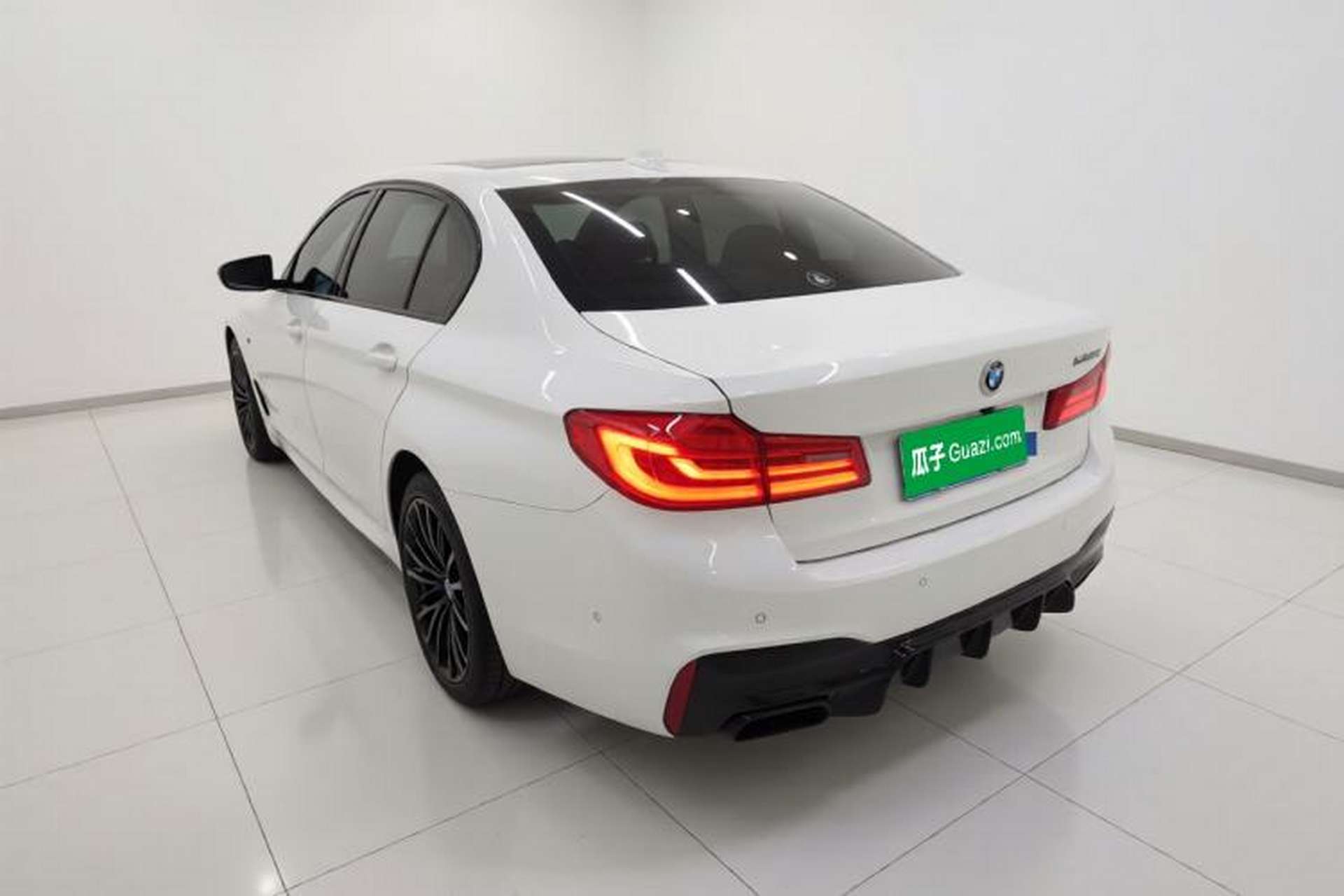 Used BMW 5 Series 2019 530Li Leading Model M Sport Package Exterior 2