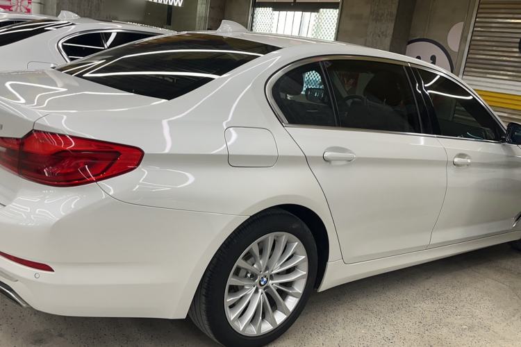 Used BMW 5 Series 2019 Facelifted 525Li Luxury Package Exterior 2