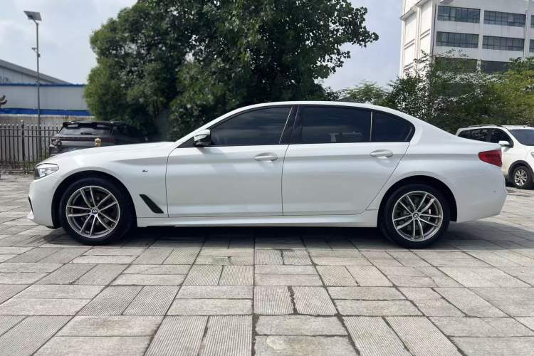 Used BMW 5 Series 2019 525Li M Sport Package Exterior 3