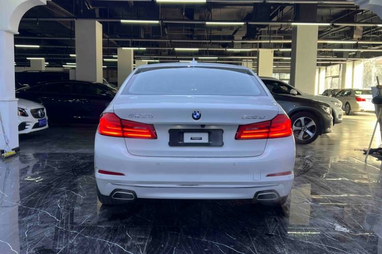 Used BMW 5 Series 2019 Facelifted 525Li Luxury Package Exterior 3