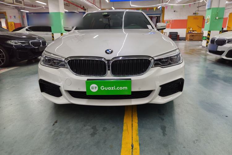 Used BMW 5 Series 2019 Facelifted 530Li Leading Edition M Sport Package Exterior 3