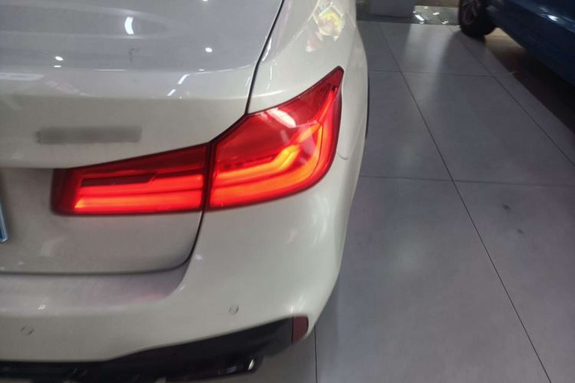 Used BMW 5 Series 2019 530Li Leading Model M Sport Package Exterior 3