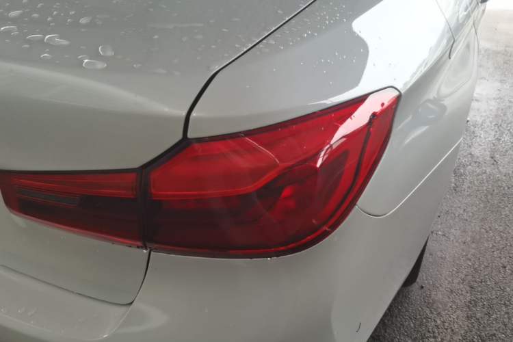 Used BMW 5 Series 2019 Restyled 525Li M Sport Package Exterior 3