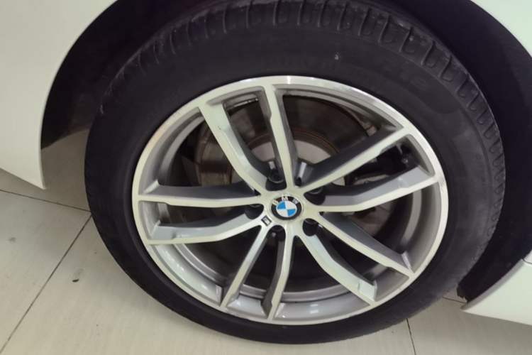 Used BMW 5 Series 2019 525Li M Sport Package Exterior 3
