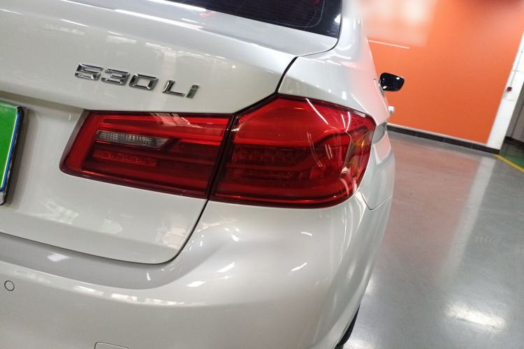 Used BMW 5 Series 2019 530Li Leading Model Luxury Package Exterior 3