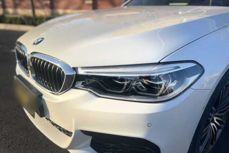 Used BMW 5 Series 2019 530Li Leading Model M Sport Package Exterior 3