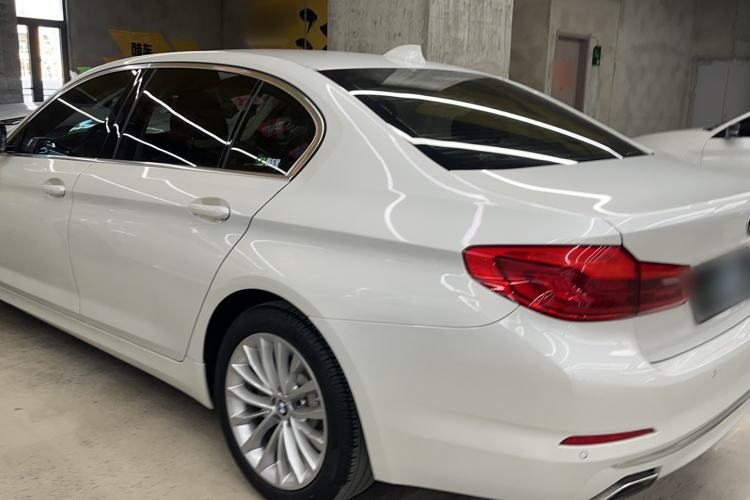 Used BMW 5 Series 2019 Facelifted 525Li Luxury Package Exterior 3