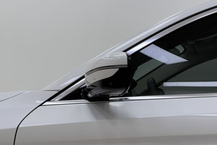 Used BMW 5 Series 2019 Facelifted 530Li Luxury Edition Premium Package Exterior 4