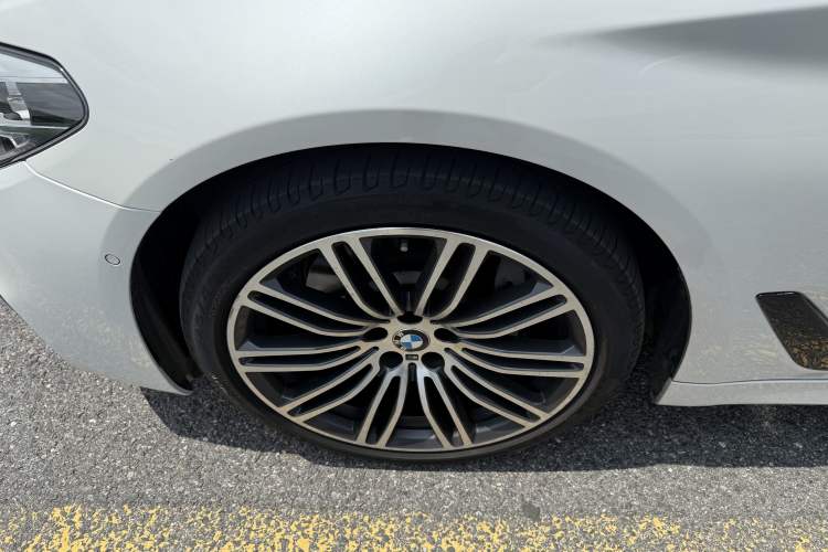 Used BMW 5 Series 2019 530Li xDrive M Sport Package Exterior 4