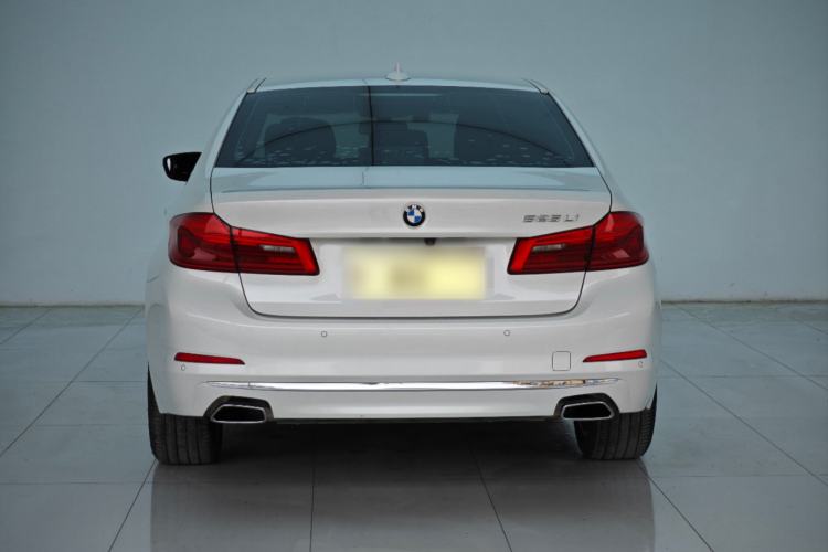 Used BMW 5 Series 2019 Facelifted 525Li Luxury Package Exterior 4