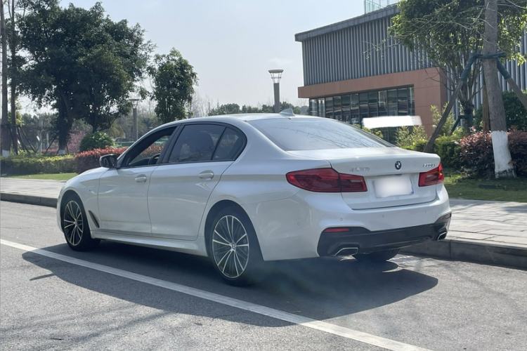 Used BMW 5 Series 2019 530Li Leading Model M Sport Package Exterior 4