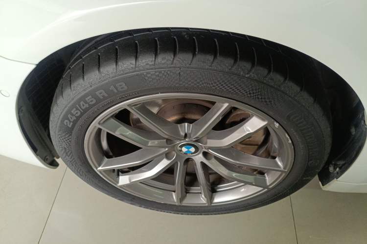 Used BMW 5 Series 2019 525i M Sport Package Exterior 4