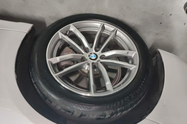 Used BMW 5 Series 2019 Restyled 525Li M Sport Package Exterior 4