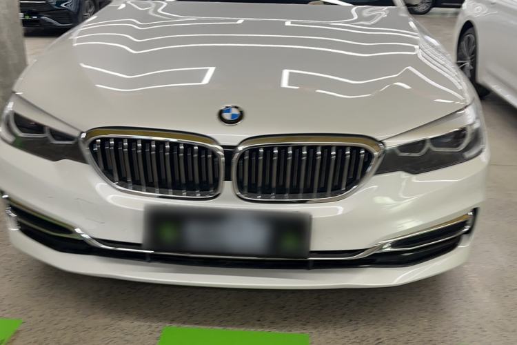 Used BMW 5 Series 2019 Facelifted 525Li Luxury Package Exterior 4