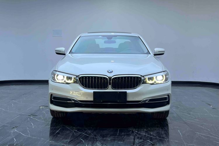 Used BMW 5 Series 2019 Facelifted 525Li Luxury Package Exterior 5