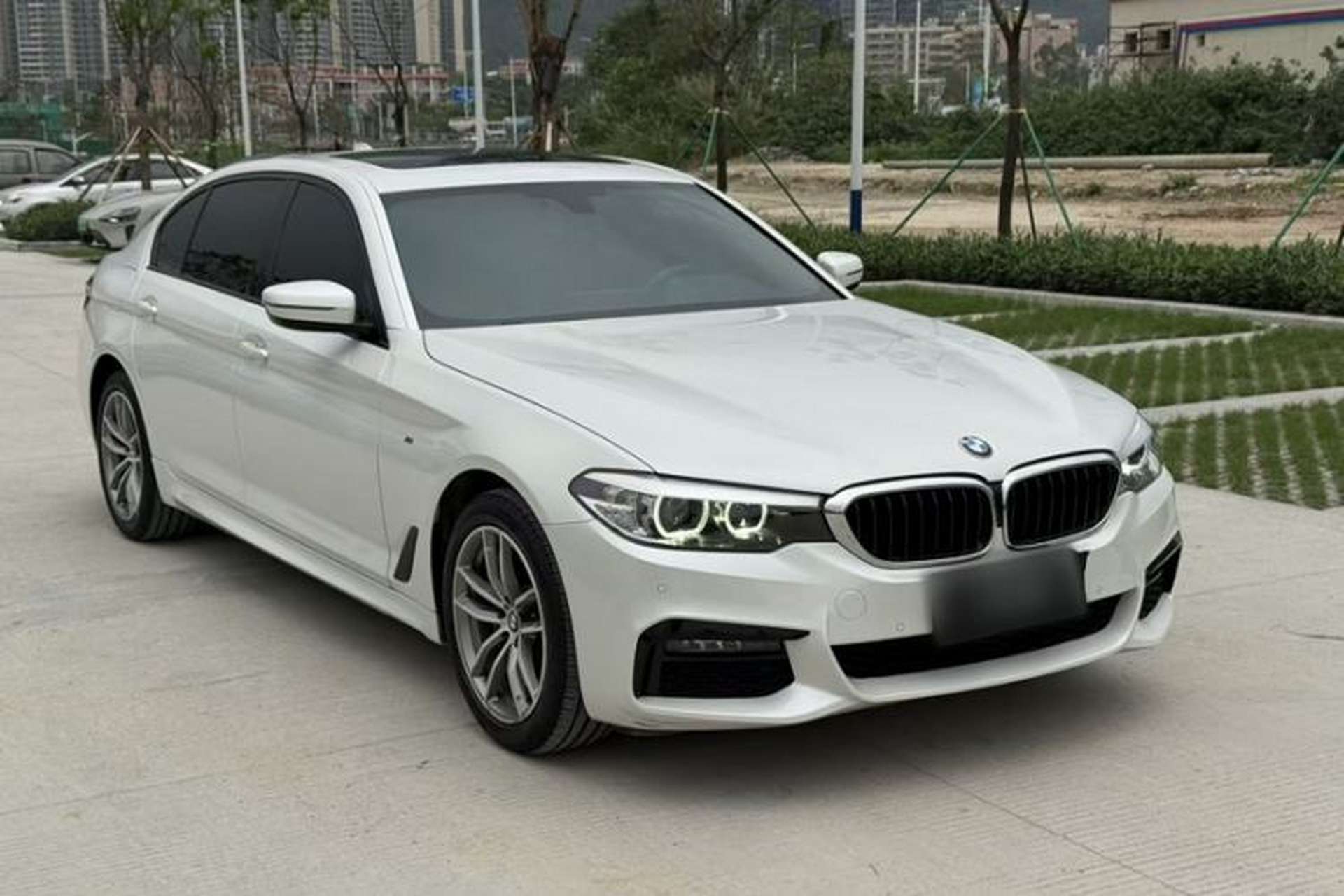 Used BMW 5 Series 2019 525Li M Sport Package Exterior 5