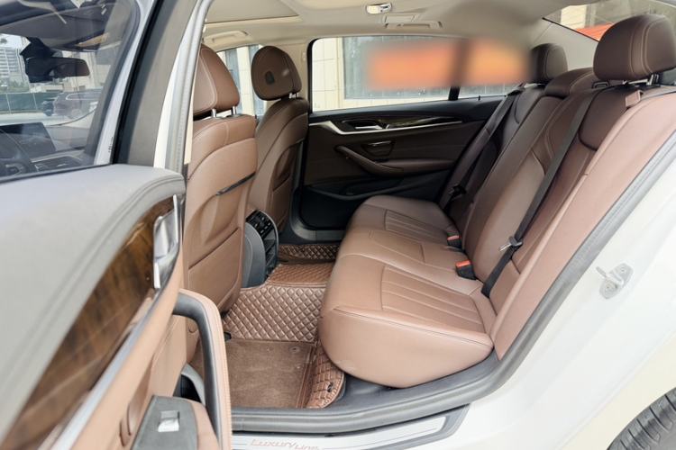 Used BMW 5 Series 2019 Facelifted 525Li Luxury Package Exterior 6