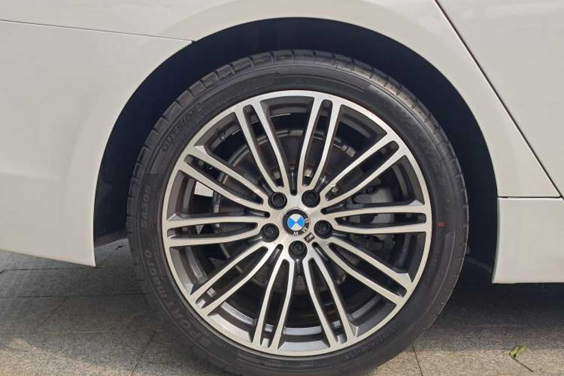 Used BMW 5 Series 2019 530Li Leading Model M Sport Package Exterior 7