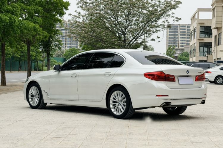 Used BMW 5 Series 2019 Facelifted 525Li Luxury Package Exterior 8