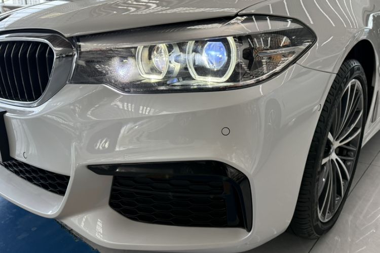 Used BMW 5 Series 2019 Facelifted 530Li Leading Edition M Sport Package Exterior 9