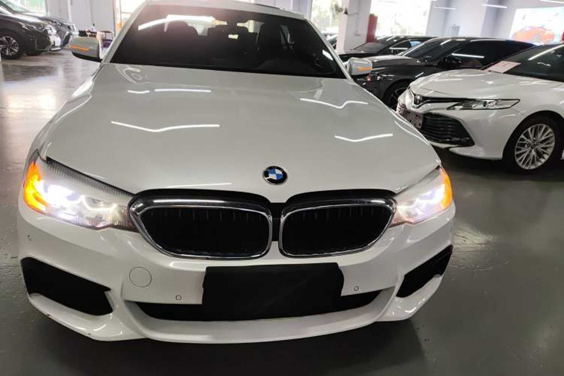 Used BMW 5 Series 2019 Facelifted 530Li Leading Edition M Sport Package Front