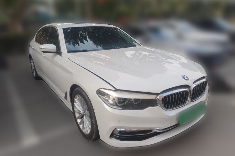 Used BMW 5 Series 2019 525Li Luxury Package Front Right 45 Deg