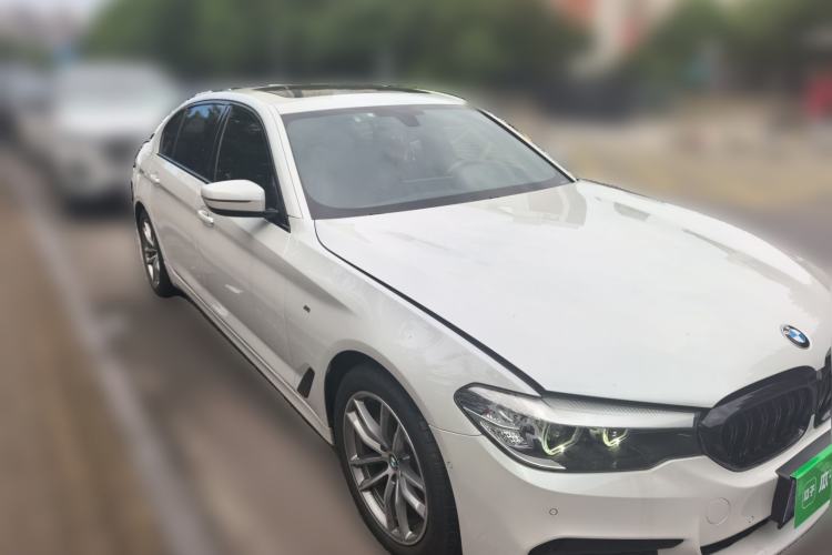 Used BMW 5 Series 2019 525Li M Sport Package Front Right 45 Deg