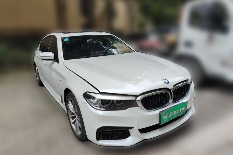 Used BMW 5 Series 2019 525Li M Sport Package Front Right 45 Deg