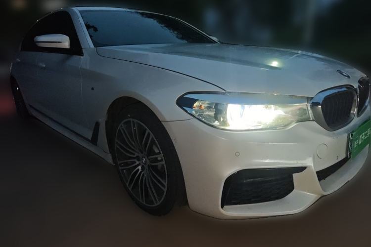 Used BMW 5 Series 2019 530Li Leading Model M Sport Package Front Right 45 Deg