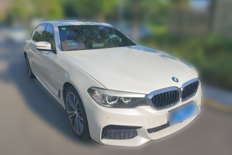 Used BMW 5 Series 2019 Facelifted 530Li Leading Edition M Sport Package Front Right 45 Deg