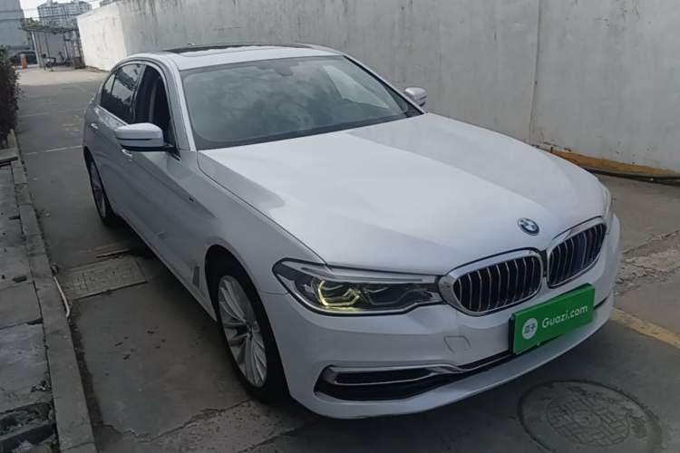 Used BMW 5 Series 2019 Facelifted 530Li Luxury Edition Premium Package Front Right 45 Deg